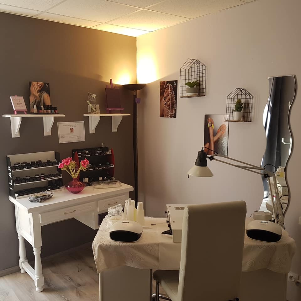 Magali onglerie - institut Beauté Marine